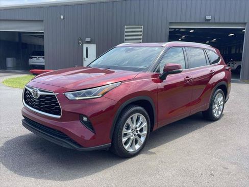 Certified 2021 Toyota Highlander Limited FWD image 1