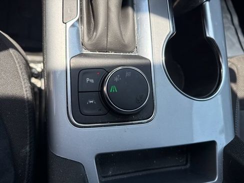 Used 2024 Chevrolet Blazer LT w/ Convenience Package FWD image 12