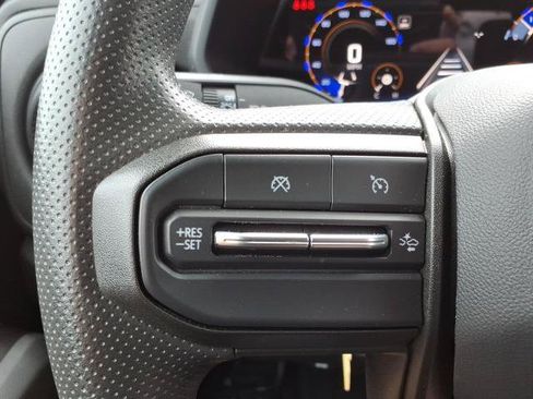 Used 2024 Chevrolet Colorado W/T AWD/4WD image 15