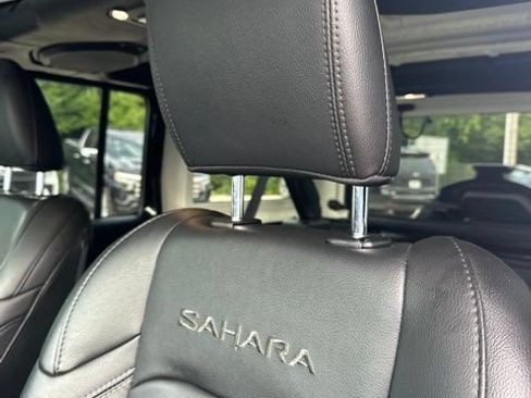 Used 2023 Jeep Wrangler Unlimited Sahara w/ Cold Weather Group AWD/4WD image 10