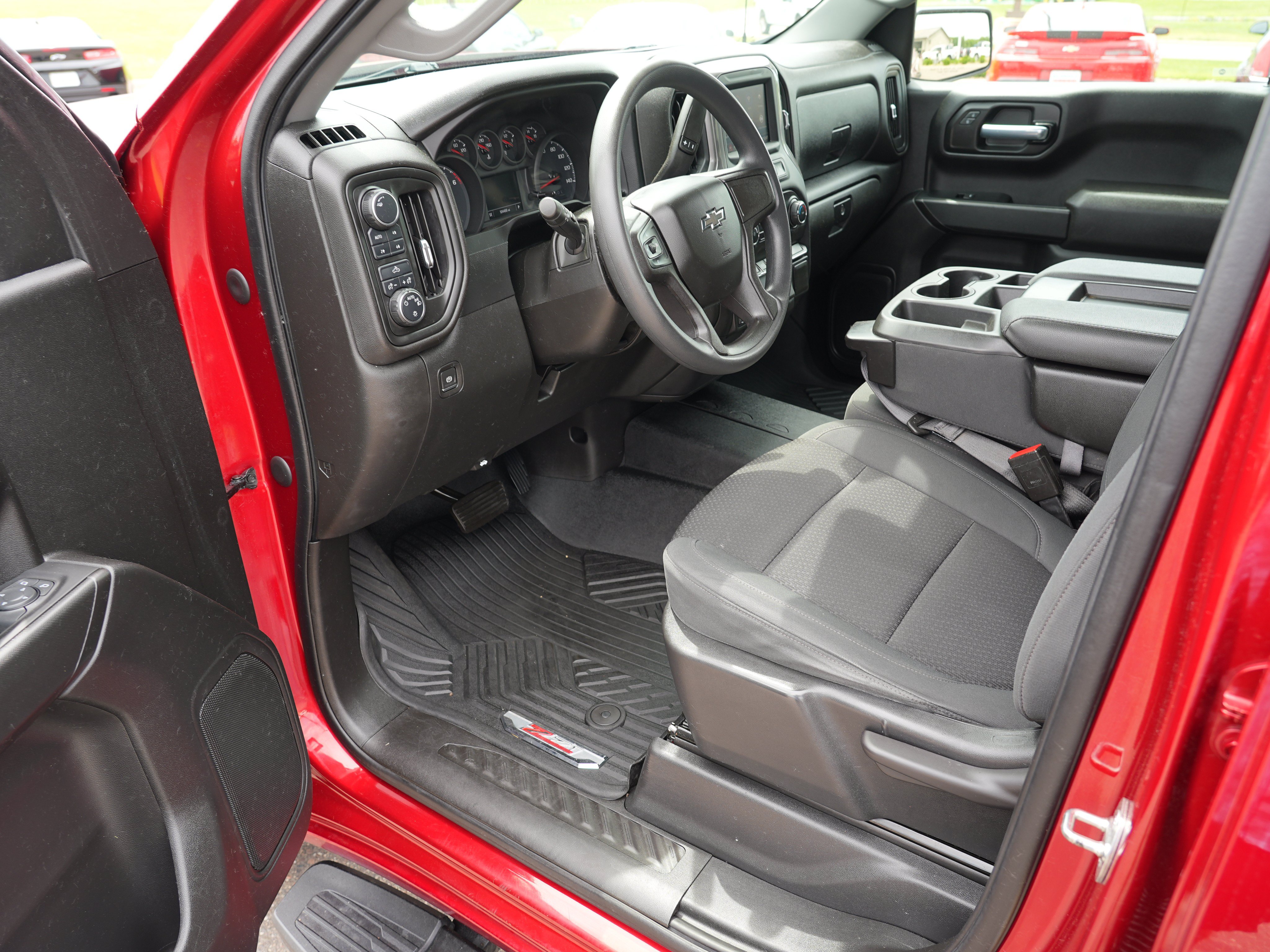 Used 2021 Chevrolet Silverado 1500 Custom Trail Boss w/ LPO, Dark Essentials Package AWD/4WD image 13