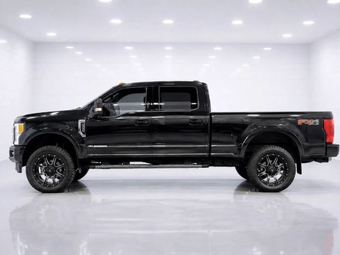 Used 2018 Ford F250 Lariat w/ Lariat Ultimate Package AWD/4WD image 2