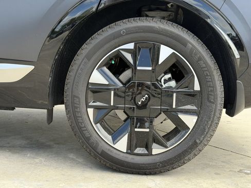 Certified 2026 Kia Sportage SX AWD/4WD image 12