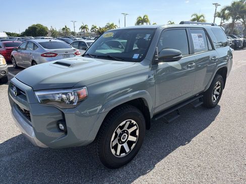 Used 2023 Toyota 4Runner TRD Off-Road Premium w/ Moonroof Package AWD/4WD image 9