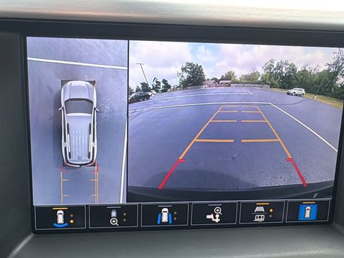 Certified 2023 GMC Acadia SLT w/ Elevation Edition AWD/4WD image 17