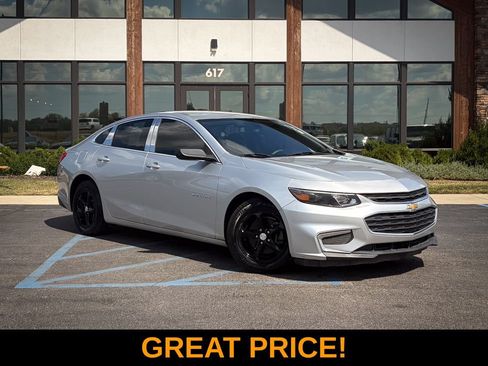 Used 2018 Chevrolet Malibu LS FWD image 1