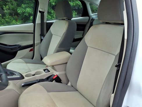Used 2014 Ford Focus SE FWD image 17