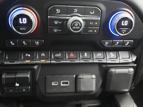 Used 2022 Chevrolet Silverado 1500 LTZ AWD/4WD image 20