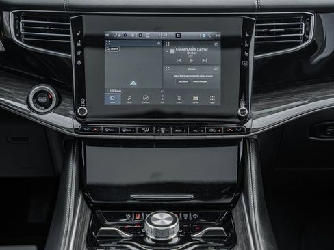 Used 2022 Jeep Wagoneer Series III w/ Premium Group I image 27