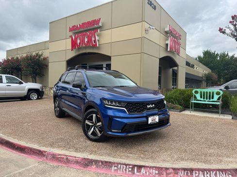 Used 2022 Kia Sorento S FWD image 1