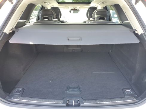 Used 2018 Volvo XC60 T6 Momentum w/ Advanced Package image 5