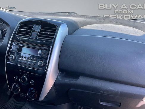 Used 2015 Nissan Versa Note SV FWD image 16