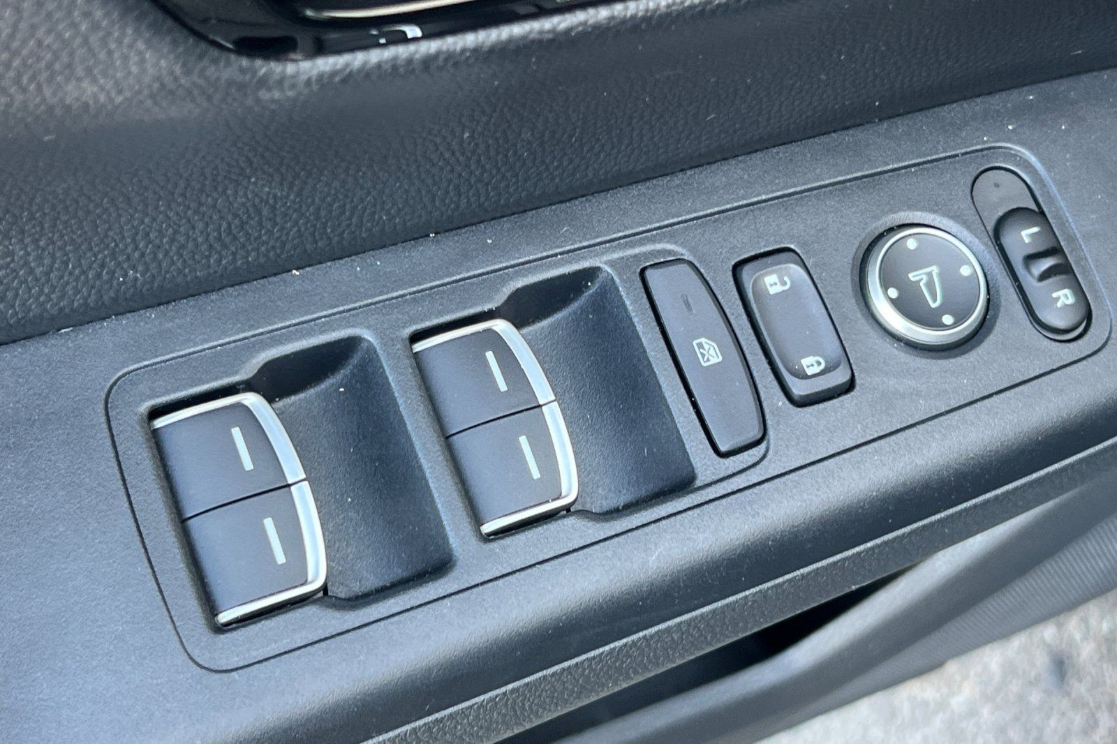 Used 2024 Honda CR-V EX-L image 12