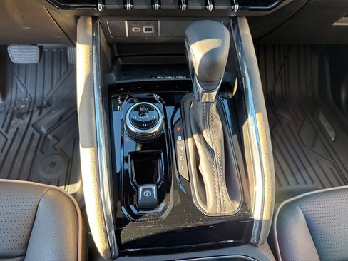 New 2026 GMC Canyon Denali w/ LPO, Denali Black Edition image 17