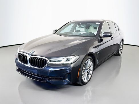 Used 2023 BMW 530e w/ Executive Package RWD image 4