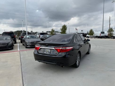 Used 2017 Toyota Camry LE image 6