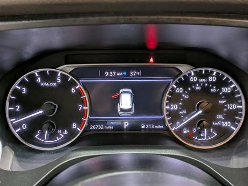 Used 2023 Nissan Rogue SV w/ SV Premium B Package image 15