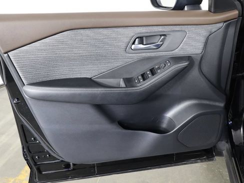Used 2023 Nissan Rogue SV FWD image 19