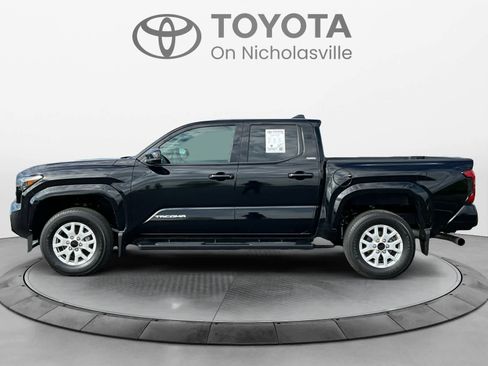 Used 2025 Toyota Tacoma SR5 AWD/4WD image 3
