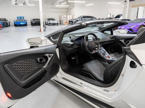 Used 2017 Lamborghini Huracan LP 580-2 image 10