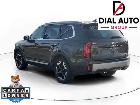 Used 2025 Kia Telluride S FWD image 3