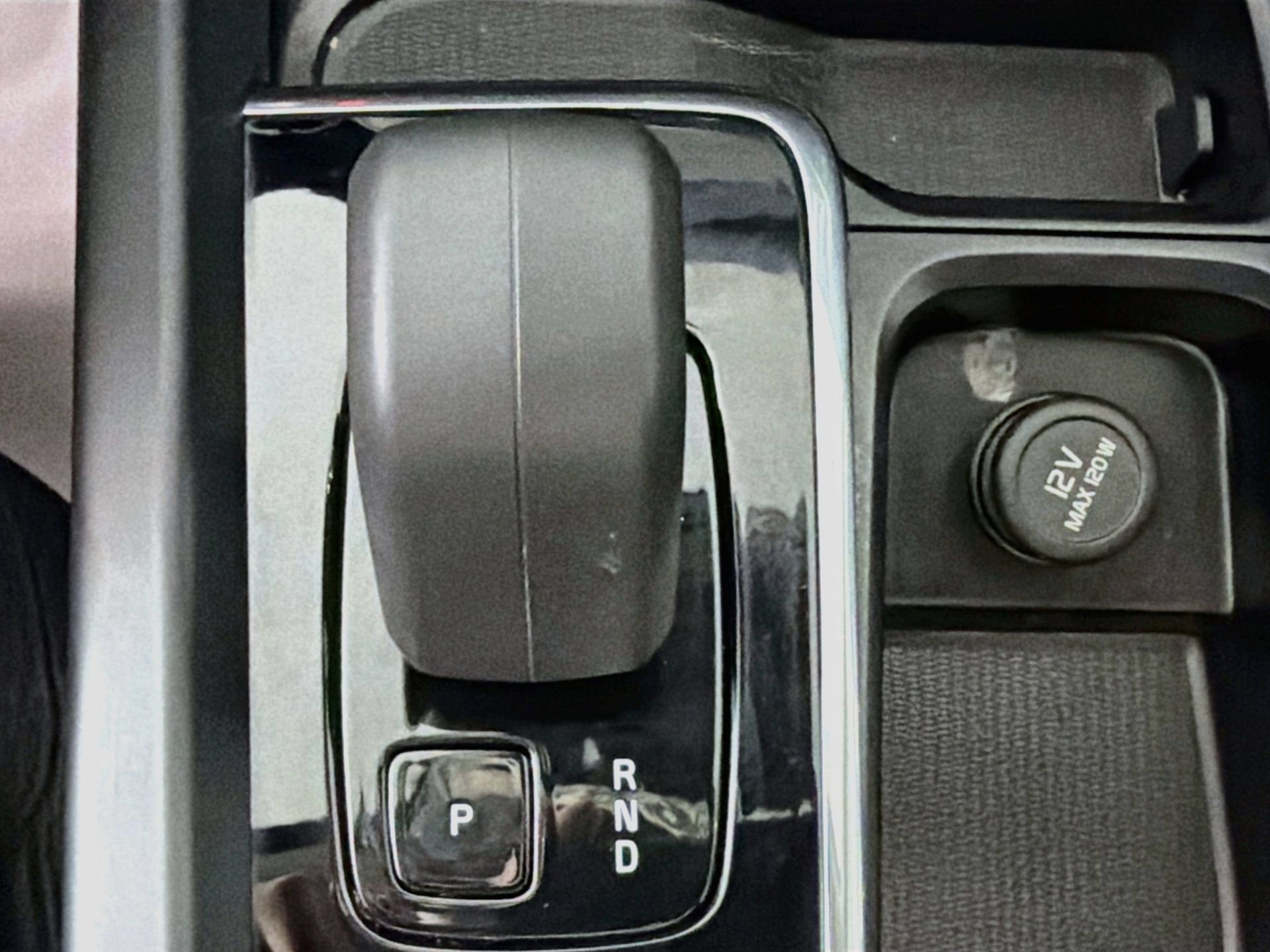 Certified 2024 Volvo XC60 B5 Plus AWD/4WD image 17