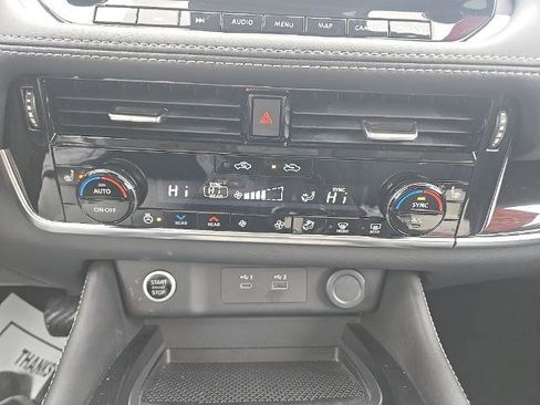 Used 2023 Nissan Rogue SL w/ SL Premium Package image 19