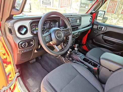 Used 2025 Jeep Wrangler Unlimited Sport S 4xe AWD/4WD image 11