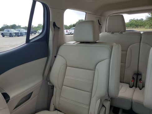 Used 2022 GMC Acadia Denali w/ Denali Ultimate Package image 12