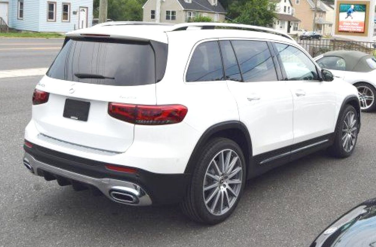 Used 2022 Mercedes-Benz GLB 250 4MATIC image 6