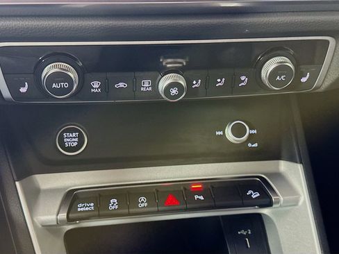 Used 2022 Audi Q3 2.0T Premium w/ Convenience Package image 17