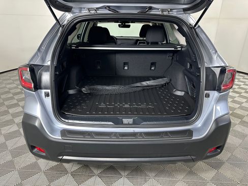 Used 2025 Subaru Outback Premium image 30