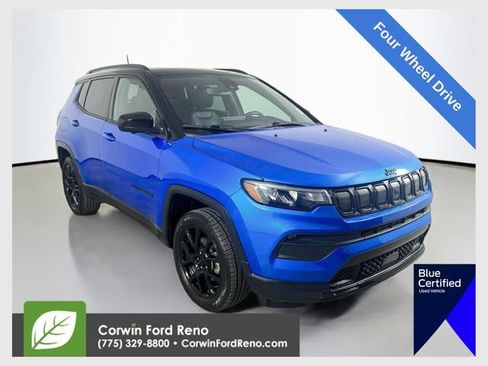 Used 2022 Jeep Compass Latitude w/ Sun and Sound Group AWD/4WD image 1