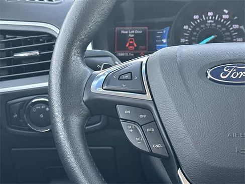 Used 2017 Ford Edge SEL w/ Equipment Group 201A image 8