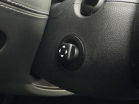 Used 2023 Genesis G90 3.5T image 21