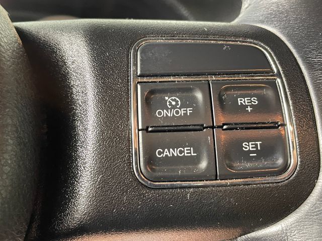Used 2017 Jeep Wrangler Unlimited Sahara AWD/4WD image 10