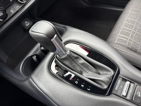 Certified 2024 Honda HR-V LX image 29