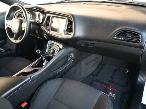 Used 2016 Dodge Challenger R/T Scat Pack w/ Driver Convenience Group image 9