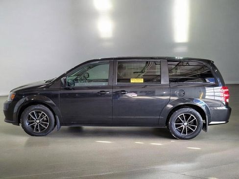 Used 2019 Dodge Grand Caravan SE image 14