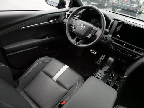 Certified 2025 Toyota Camry SE image 9