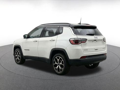 Used 2025 Jeep Compass Limited AWD/4WD image 6