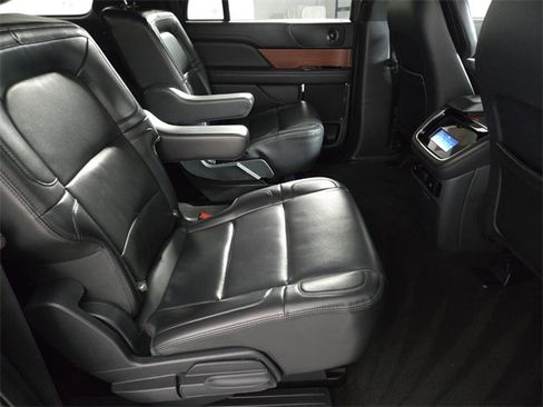 Used 2024 Lincoln Navigator L 4WD image 18