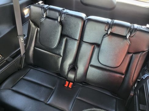 Used 2022 Ford Explorer Limited w/ Equipment Group 301A AWD/4WD image 30