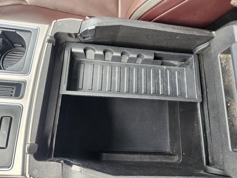 Used 2015 Ford F150 Platinum w/ Equipment Group 701A Luxury AWD/4WD image 21