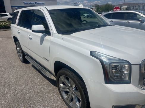 Used 2018 GMC Yukon SLT RWD image 2