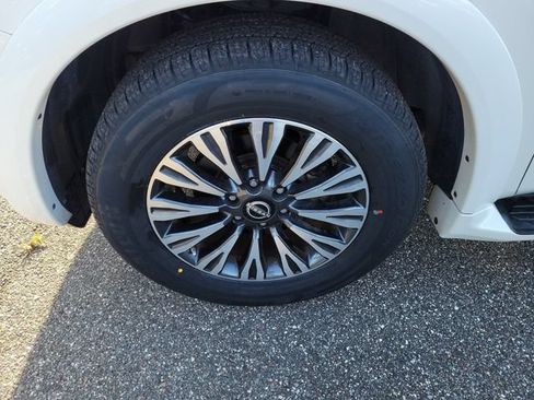 Used 2022 Nissan Armada SL w/ Midnight Edition Package RWD image 5
