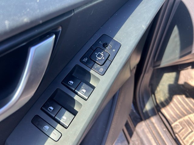 Used 2024 Kia Niro LX FWD image 9