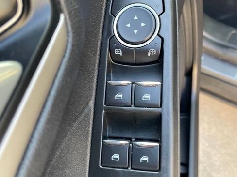 Used 2022 Ford Escape SEL FWD image 16
