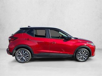 Used 2021 Nissan Kicks SV video 4