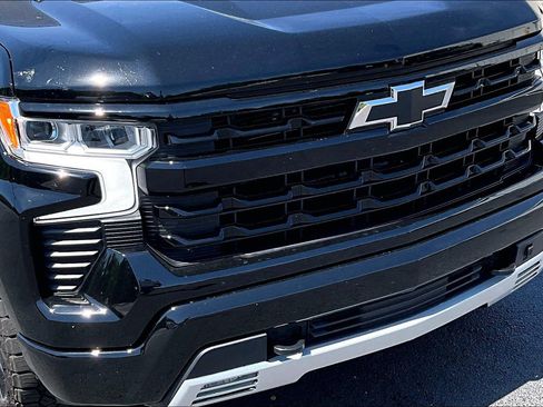 Used 2023 Chevrolet Silverado 1500 RST AWD/4WD image 34